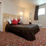 Welcomotel 2* Les Mureaux