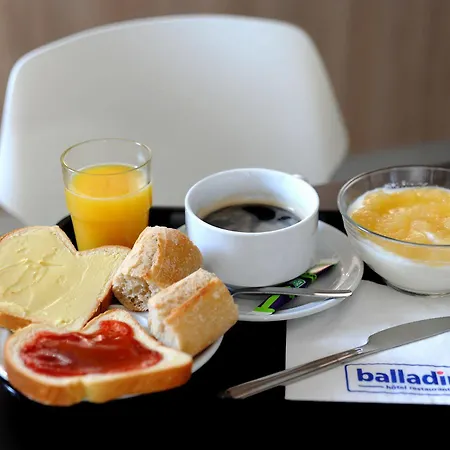 Welcomotel Les Mureaux 2*