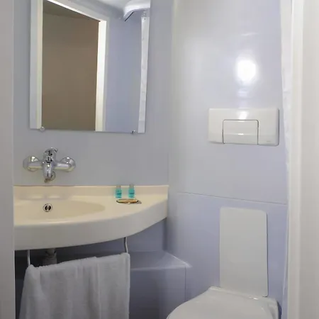 Welcomotel Les Mureaux 2*