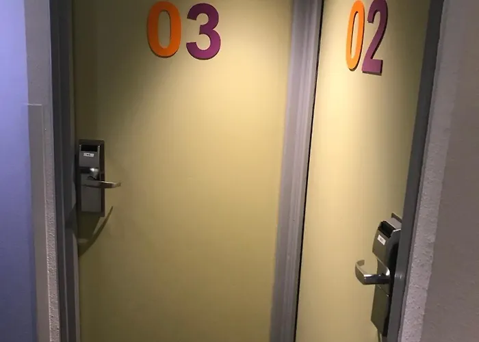 Hotel Welcomotel Les Mureaux 2*