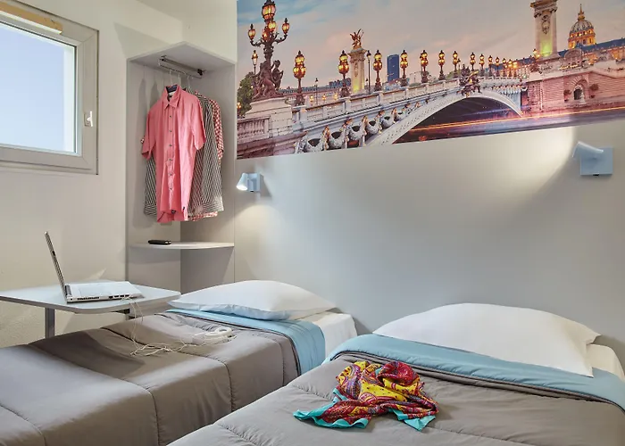 Welcomotel Les Mureaux Hotel 2*