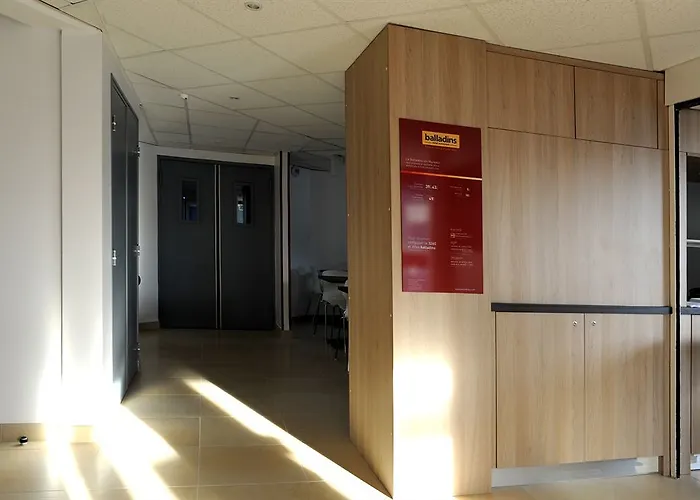 Welcomotel Les Mureaux Hotel